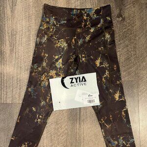 Zyia Oakmoss pocket LNT with pockets! 7/8” Brand new with tag and bag.